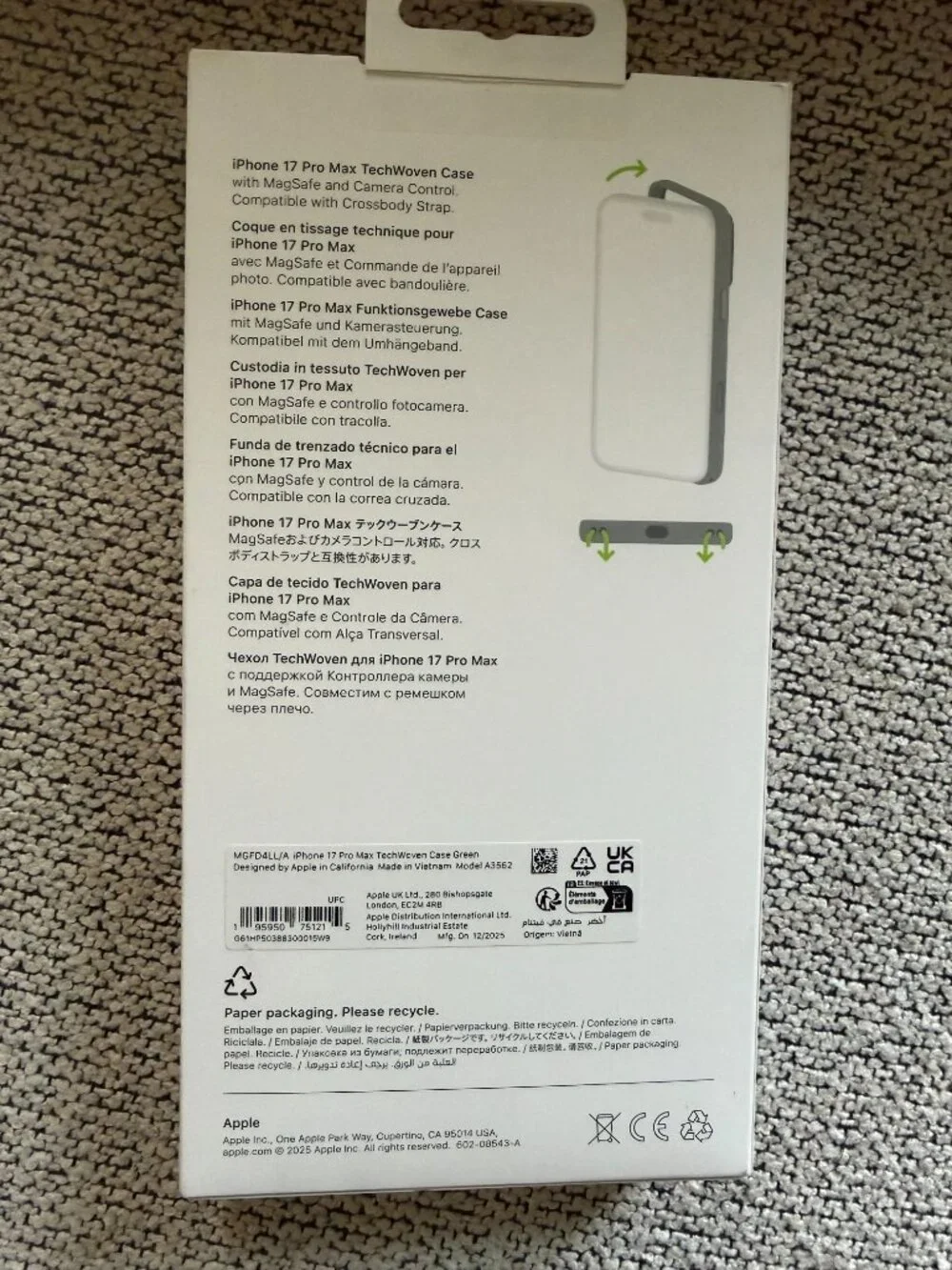 Apple OEM Green tech woven 17 pro max phone case NEW!